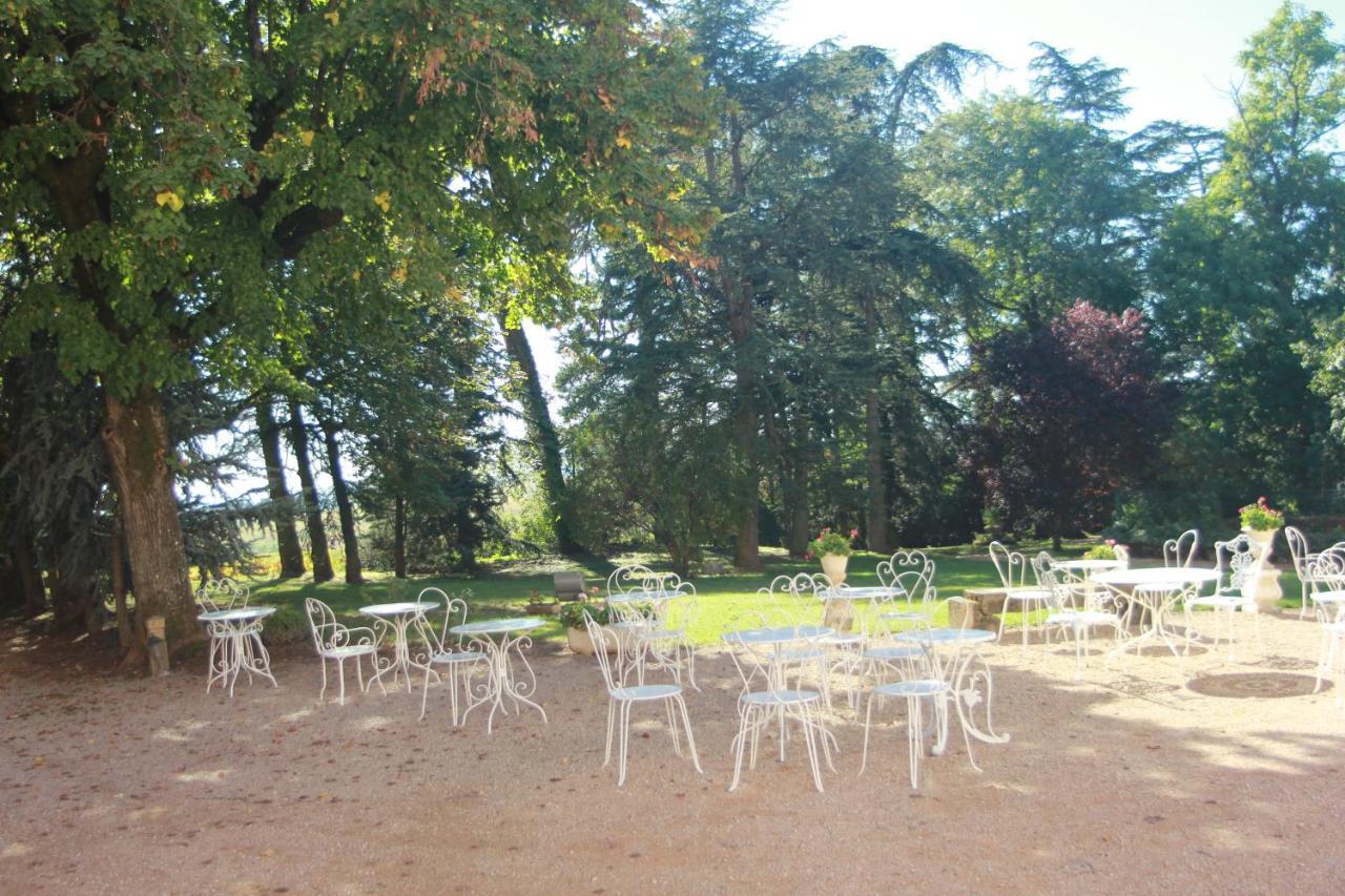 Chateau De La Chapelle Des Bois Fleurie Cameră foto